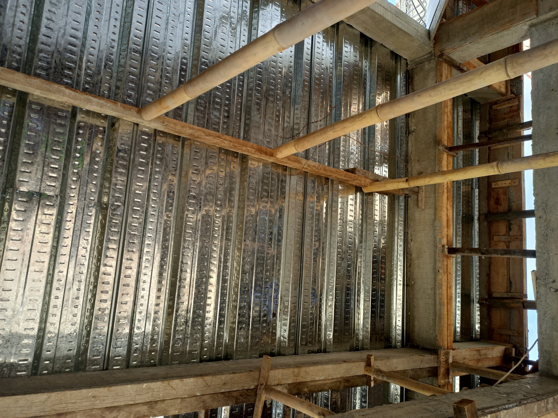 Berapa Ketebalan Coran Bondek yang Ideal Ini Jawabannya 2.jpg